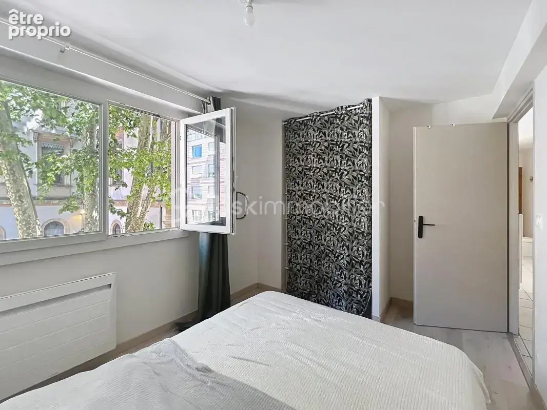 ***grenoble t2 de 51m2 un cocon en plein centre ville  dans rue calme*** - photo 9