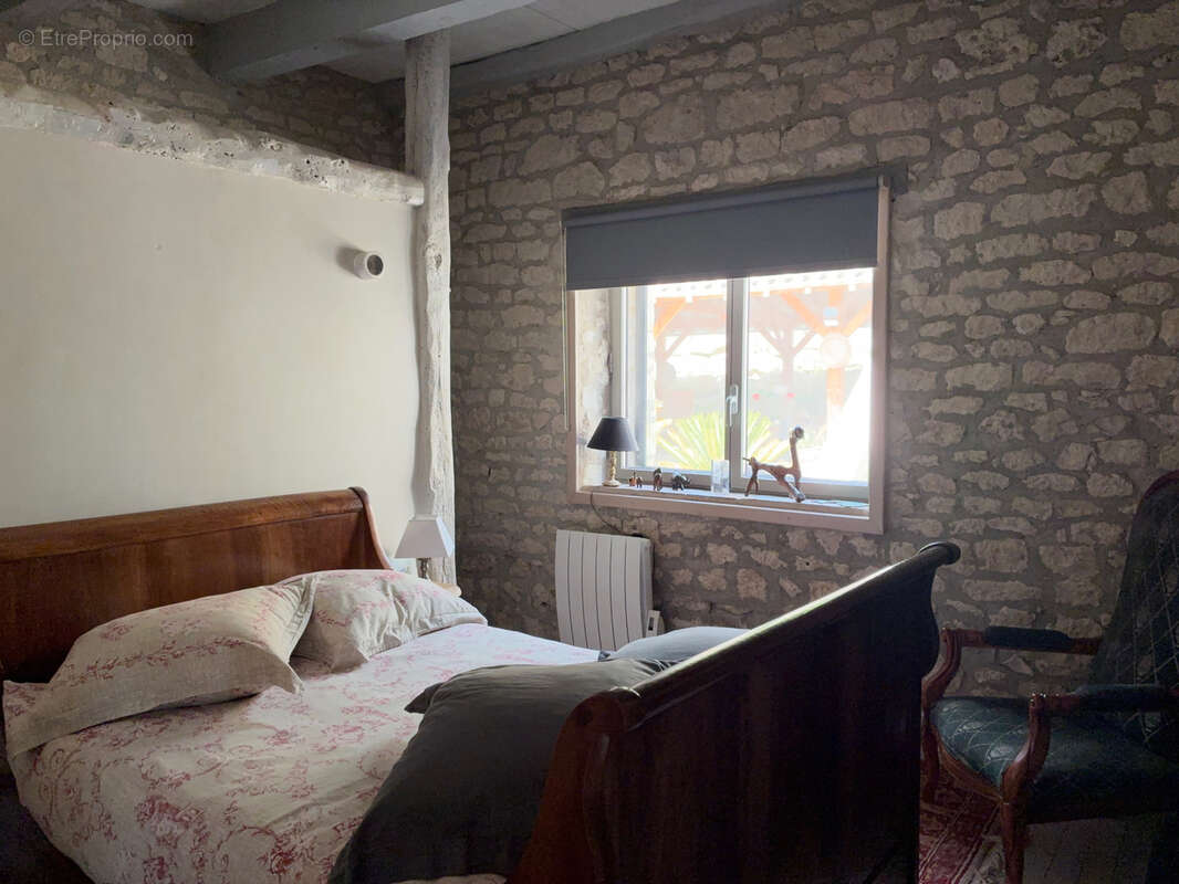 Maison à CASTELNAU-MONTRATIER