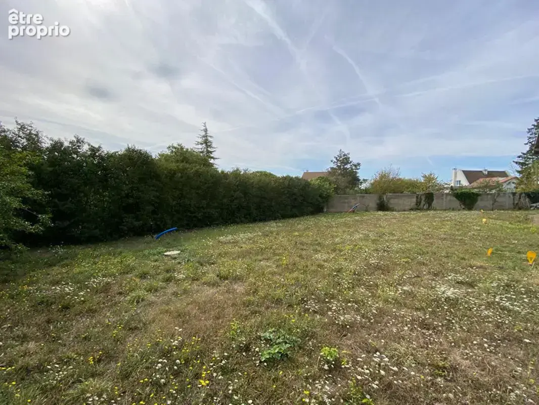 Terrain à NEAUPHLE-LE-VIEUX