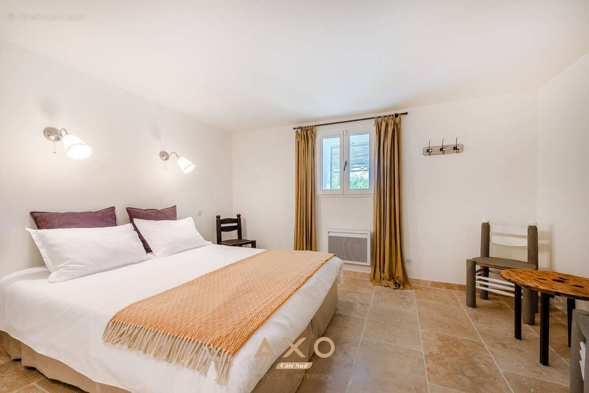 Maison à MOUSTIERS-SAINTE-MARIE