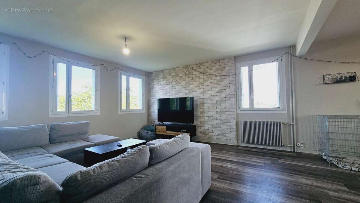 Appartement à SAINT-DOULCHARD