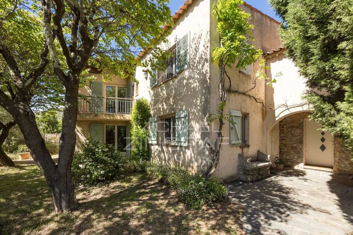 Maison à AURIBEAU-SUR-SIAGNE