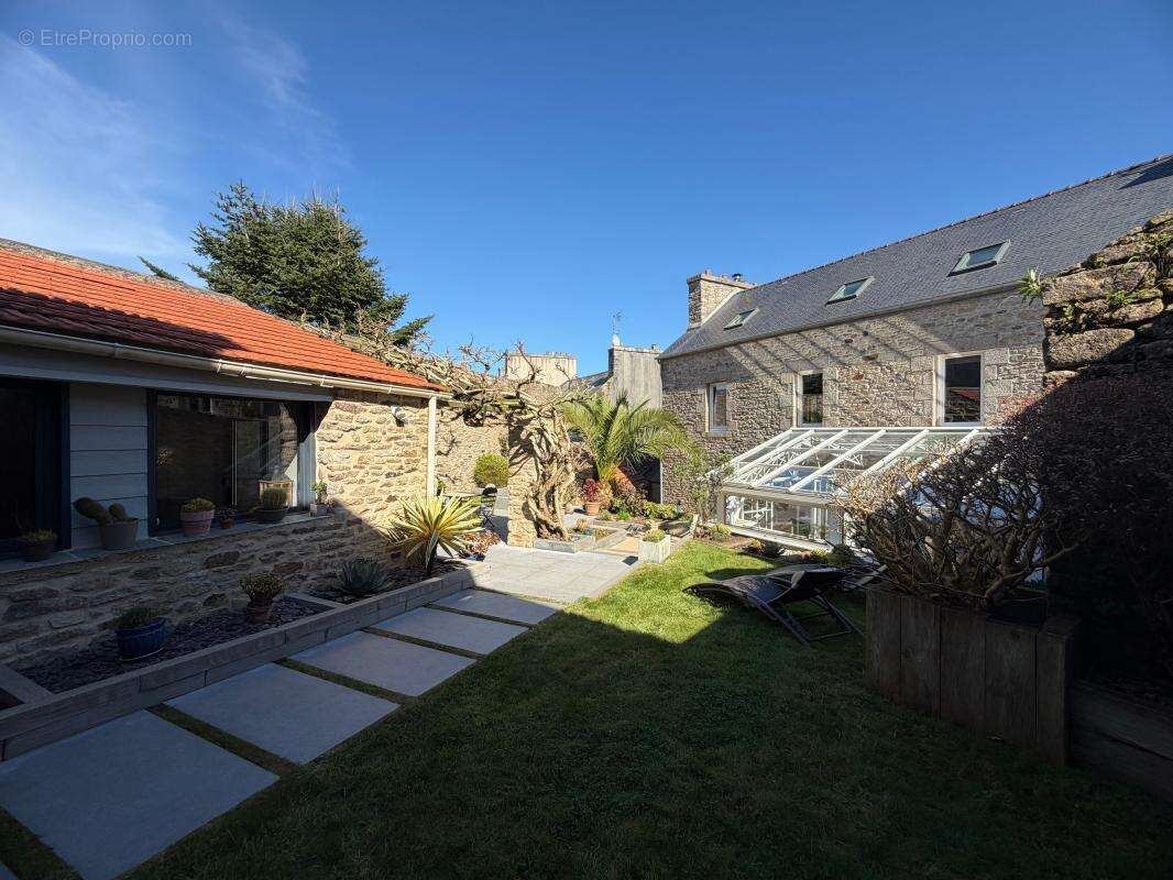 Maison à SAINT-RENAN