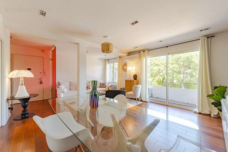 Appartement à MARSEILLE-8E