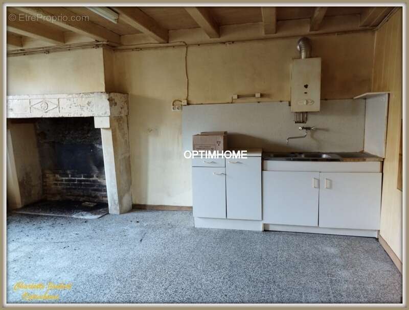 Maison à AUBETERRE-SUR-DRONNE