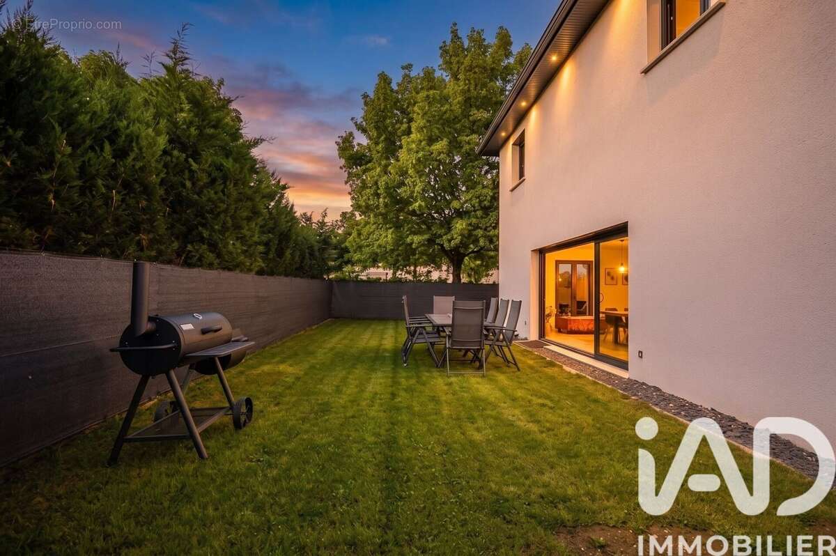 Photo 2 - Maison à VERSONNEX