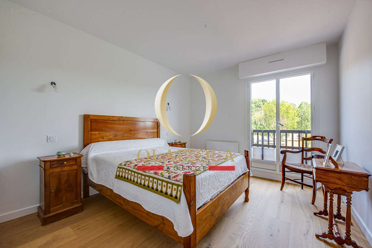 SAINT-JEAN-DE-LUZ - Appartement rénové avec terrasses, vue Nivelle et golf - photo 10
