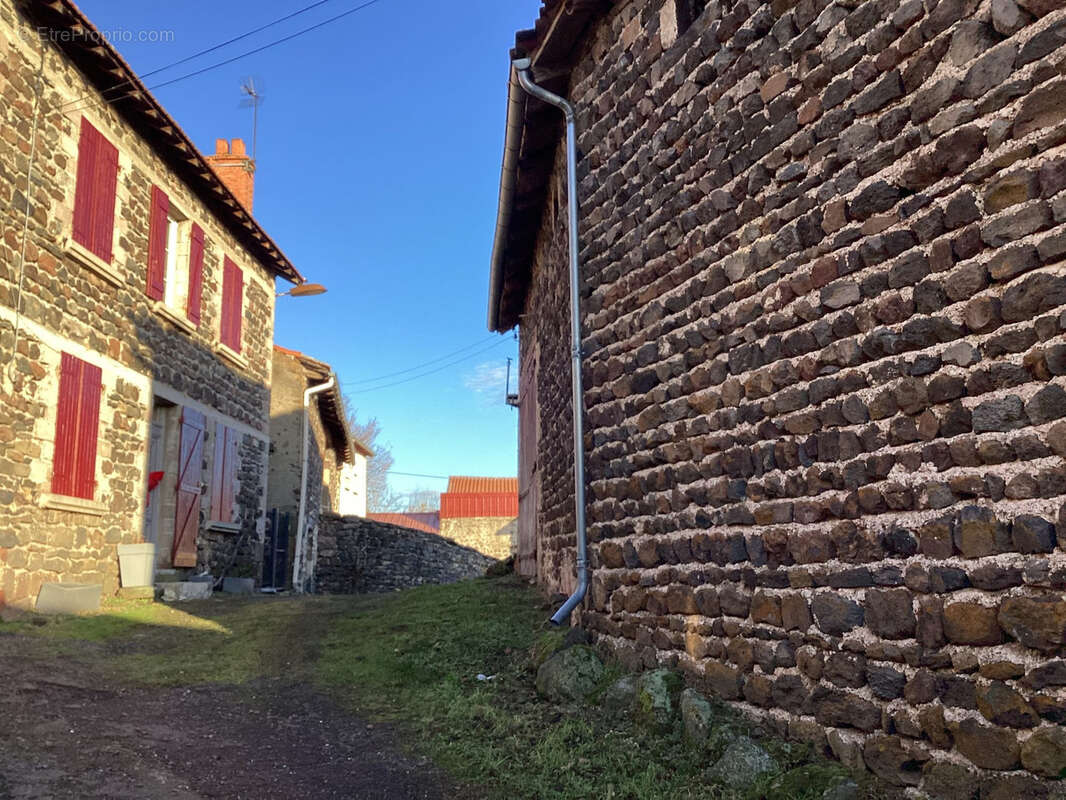 Ferme avec dépendances A RENOVER - sur terrain d'env 1200 m2 - photo 17
