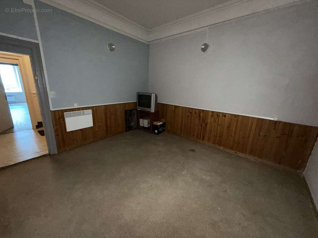 Commerce à LUXEUIL-LES-BAINS