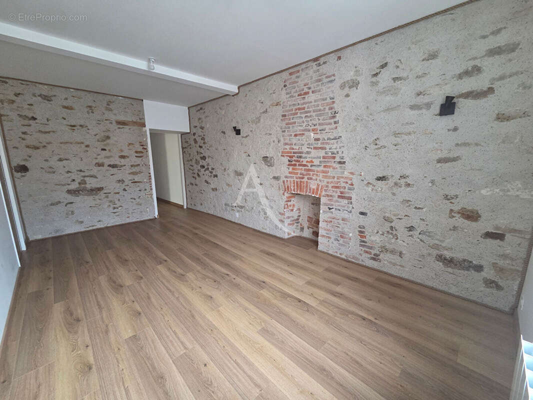 Appartement Aizenay 5 pièce(s) 96 m2 + COUR - photo 3