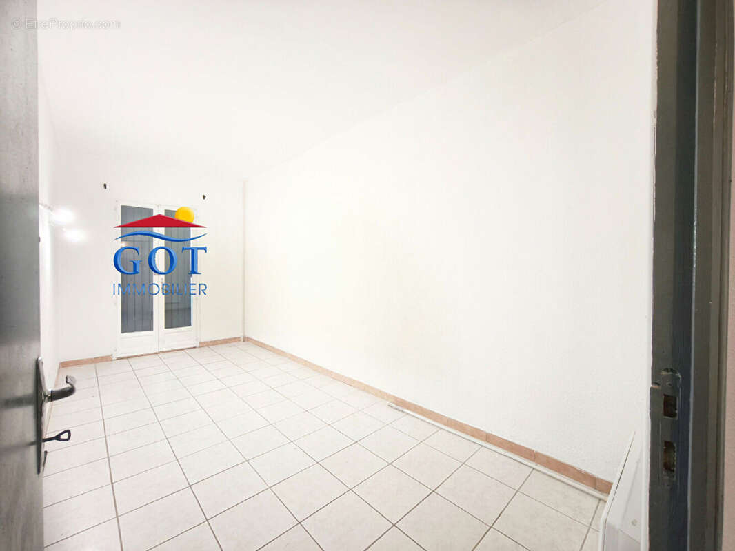 Appartement à SAINT-LAURENT-DE-LA-SALANQUE