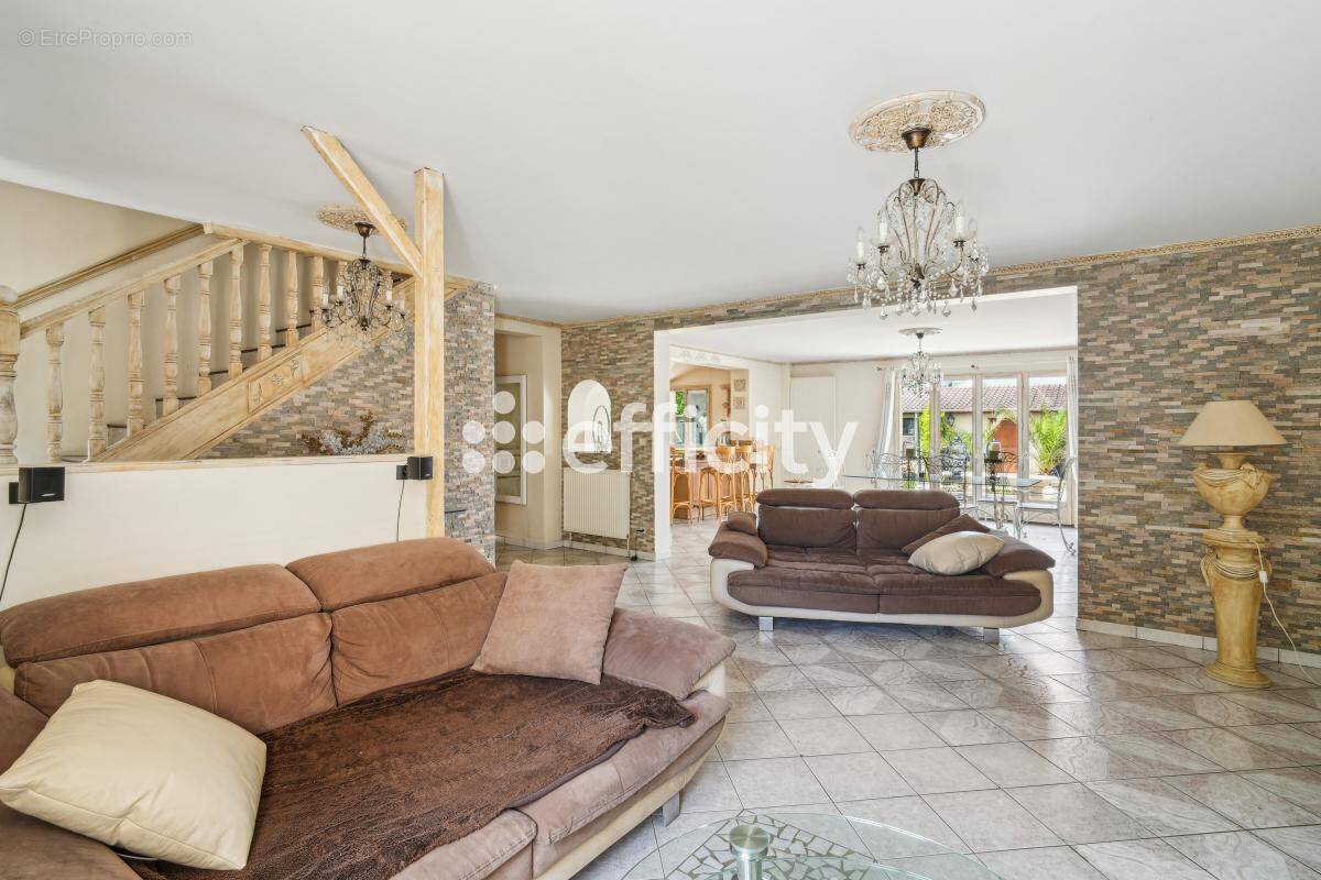 Maison à NEUILLY-SUR-MARNE