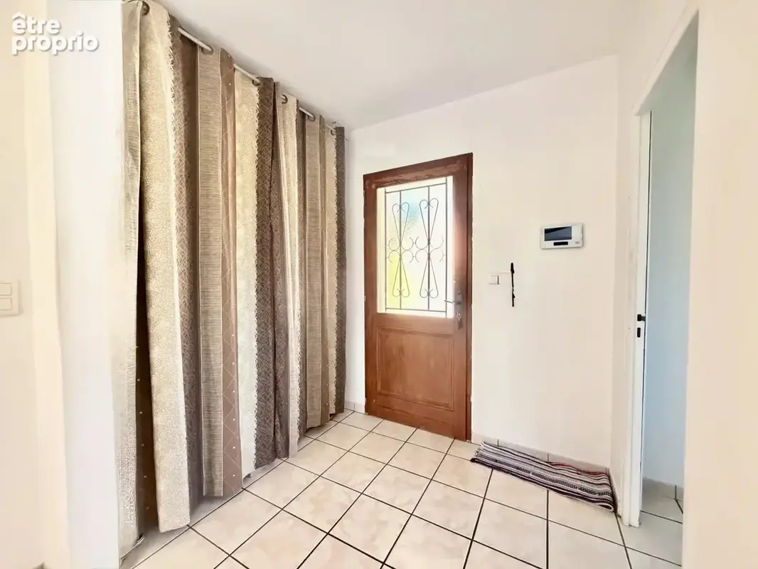 Maison traditionnelle T5 sur sous sol complet - photo 4