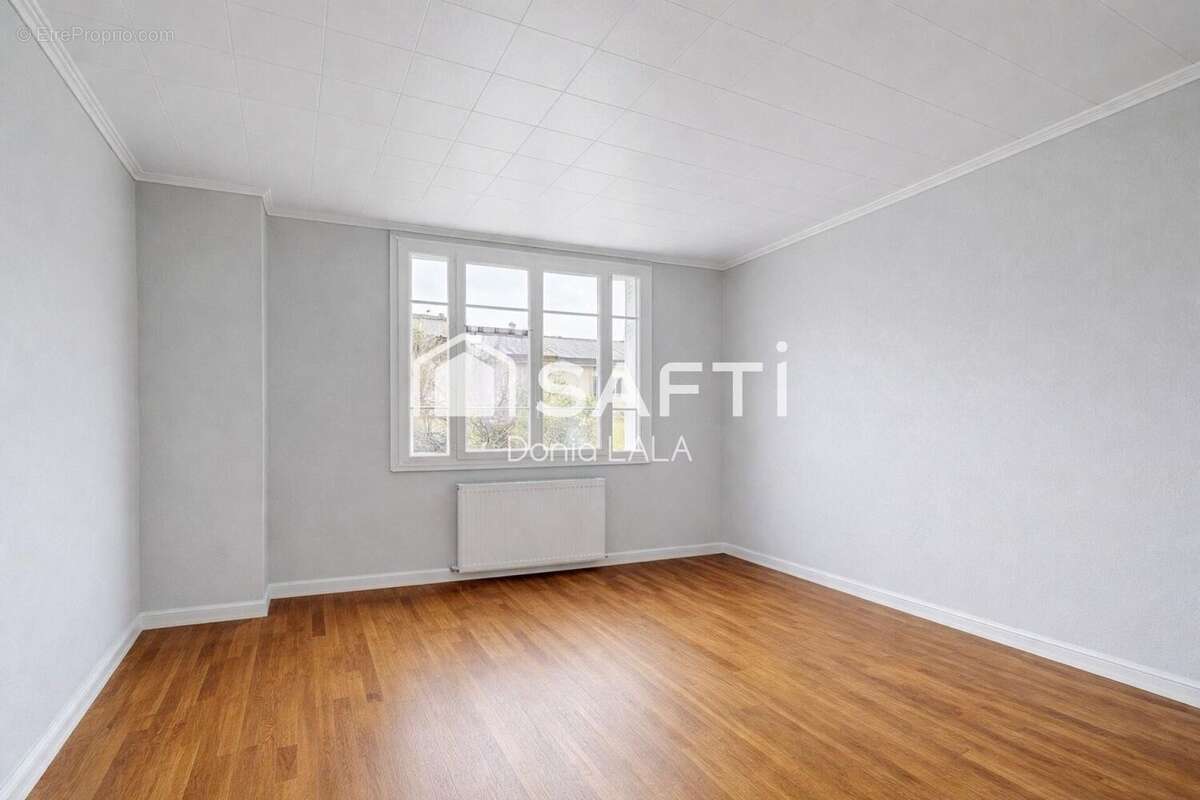 Maison 210 m² à Creteil  - photo 4