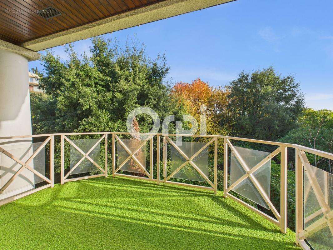 Appartement à MANDELIEU-LA-NAPOULE