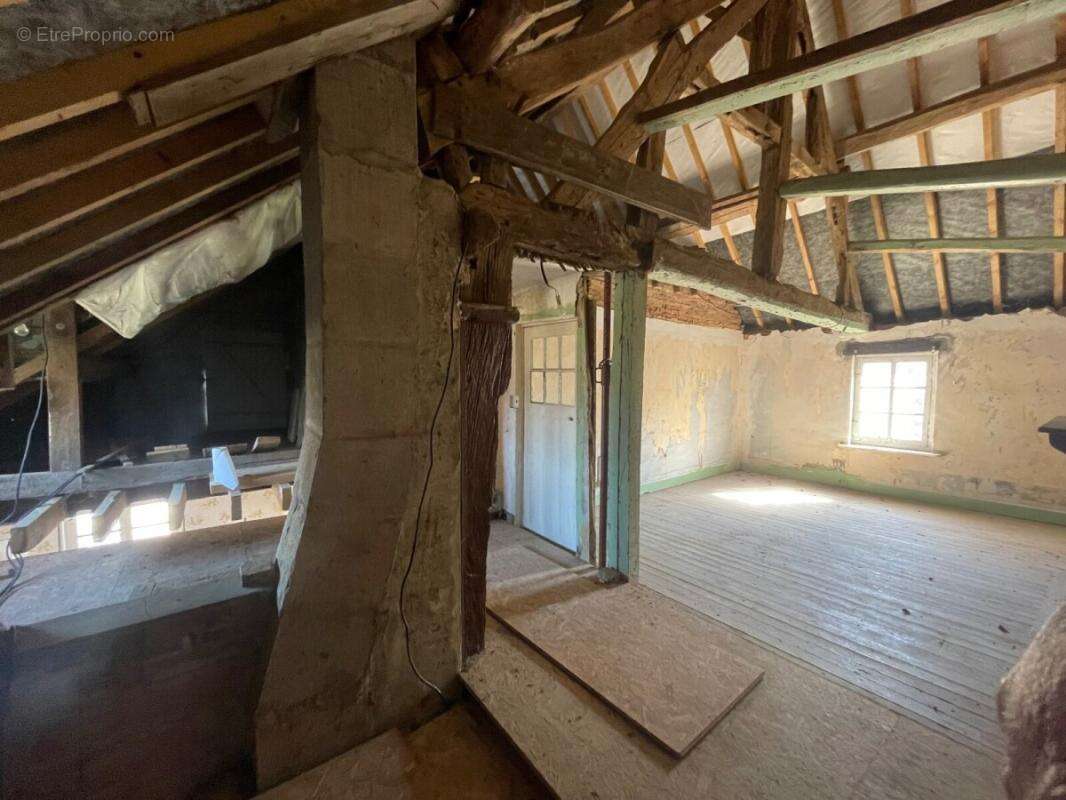 Maison à LA FERRIERE-AU-DOYEN