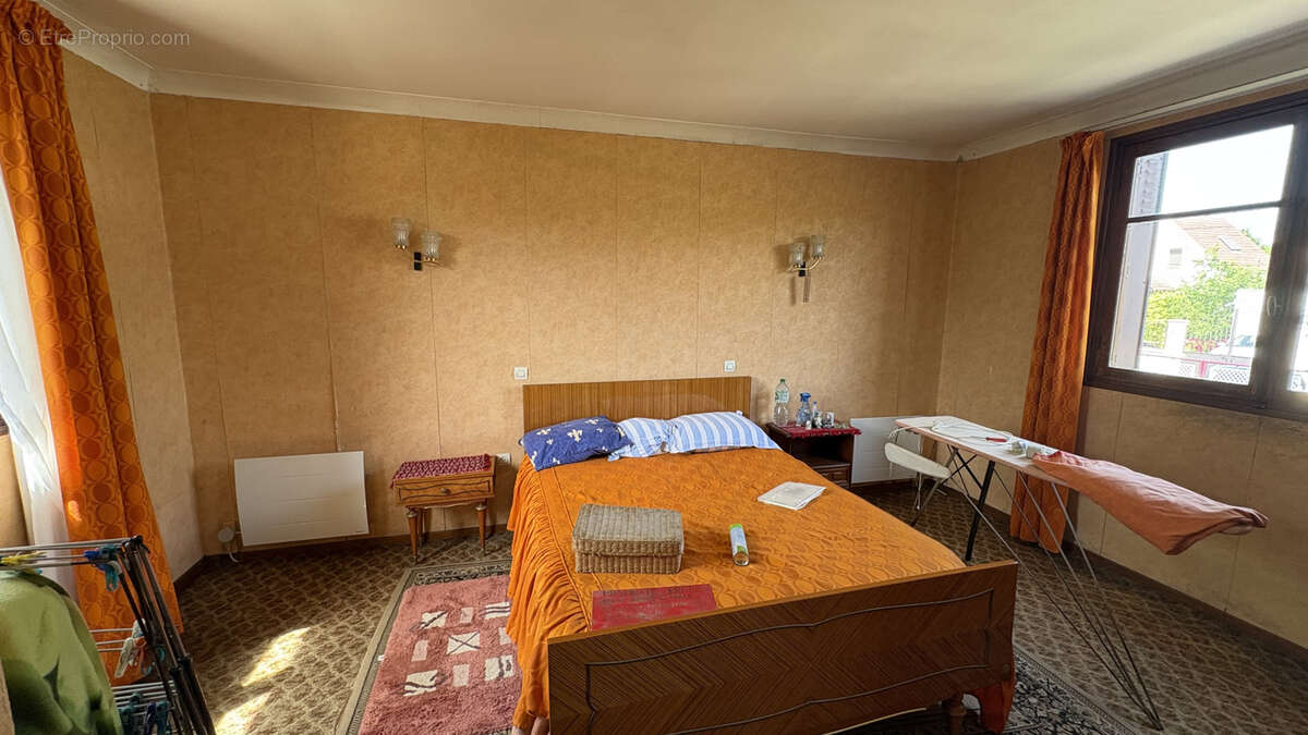 Maison à VAUJOURS