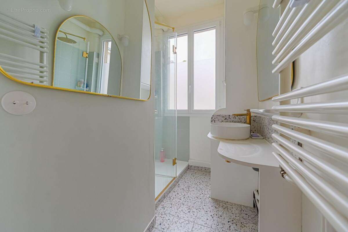 Appartement à PARIS-12E