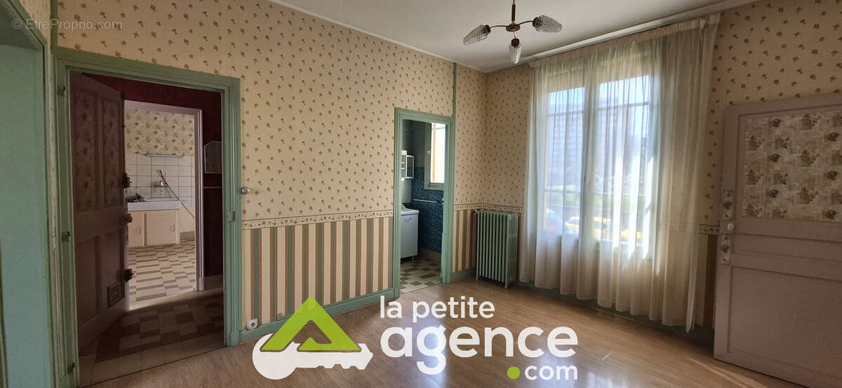 Maison à MONTLUCON