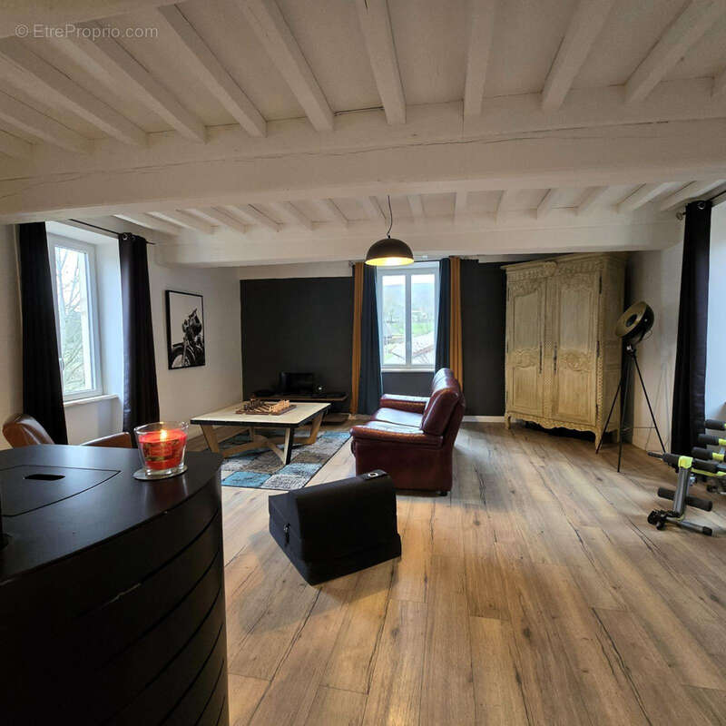 Maison à AZE