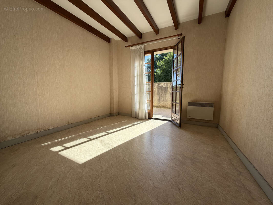 Maison à LA ROCHE-CHALAIS