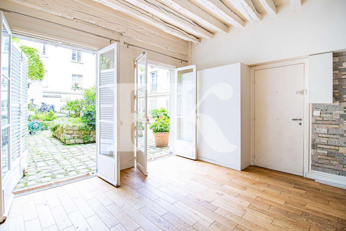 Appartement à PARIS-7E