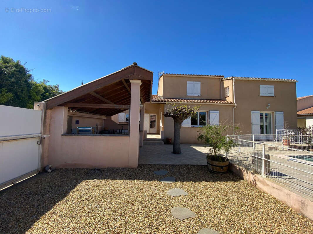 Maison à MOUSSAN