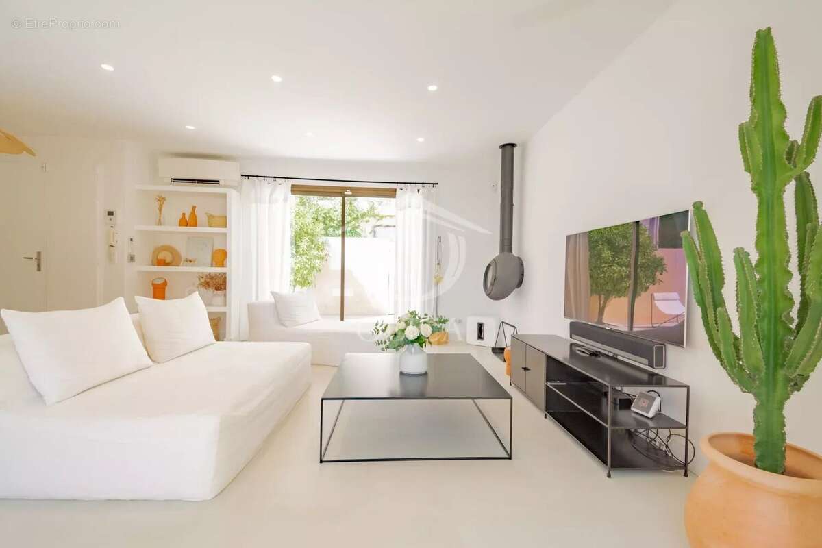 Maison à VILLENEUVE-LOUBET