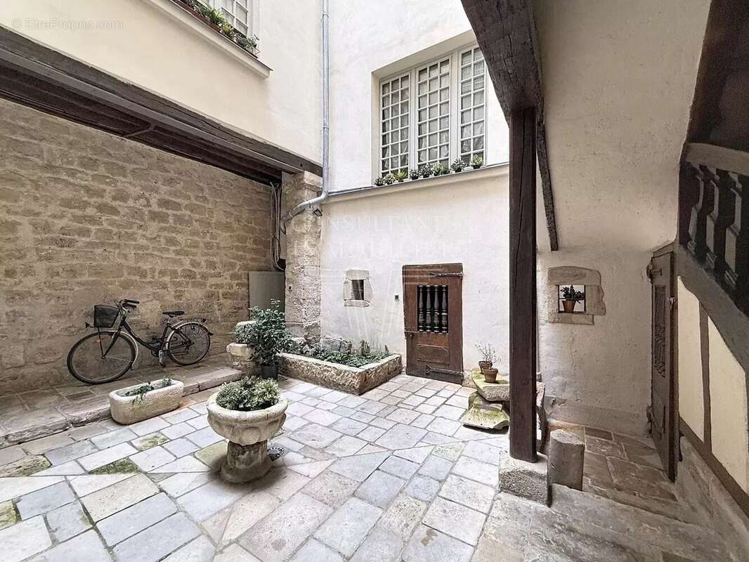 Appartement à PARIS-5E