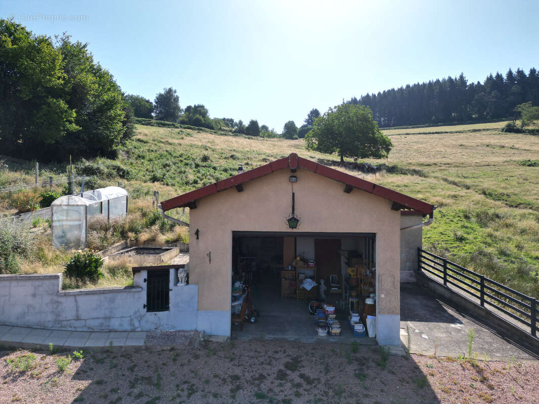 Maison à COURS-LA-VILLE