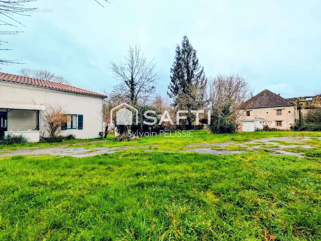 Maison 169 m² à Beauville  - photo 2