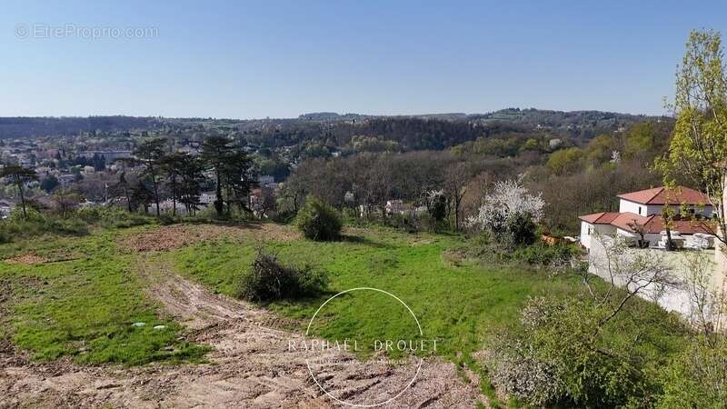 Terrain à PONT-EVEQUE