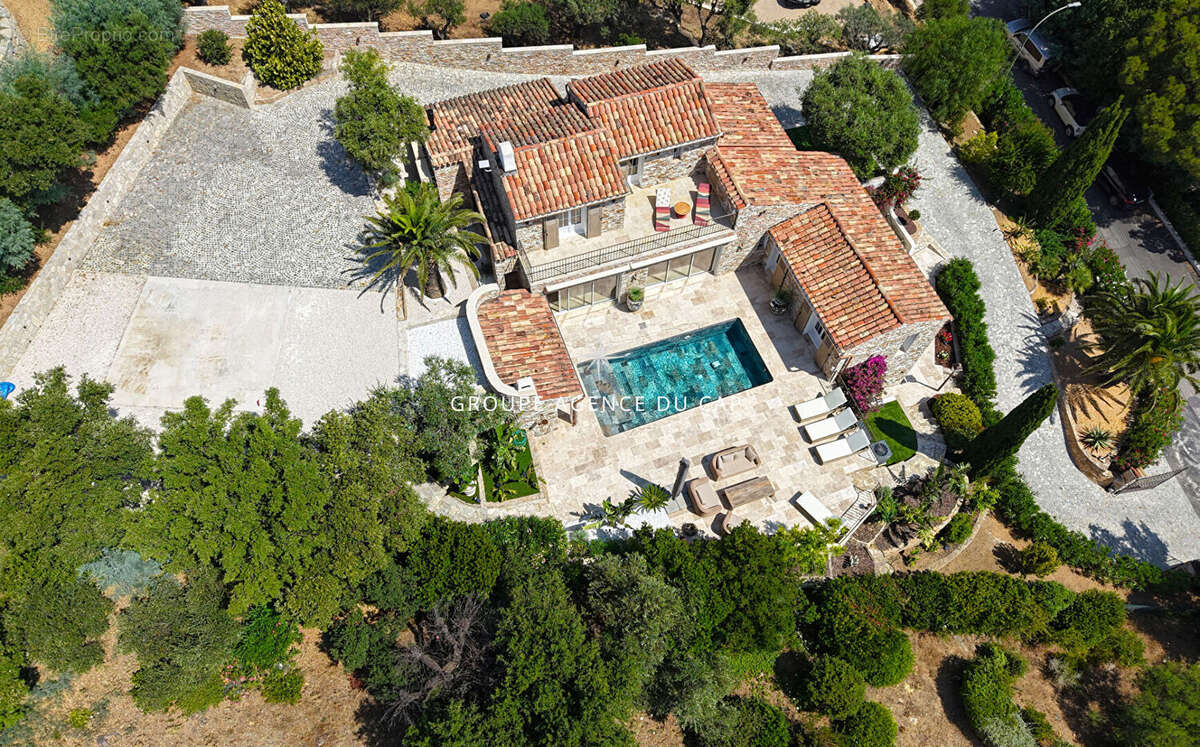 Maison à LES ISSAMBRES