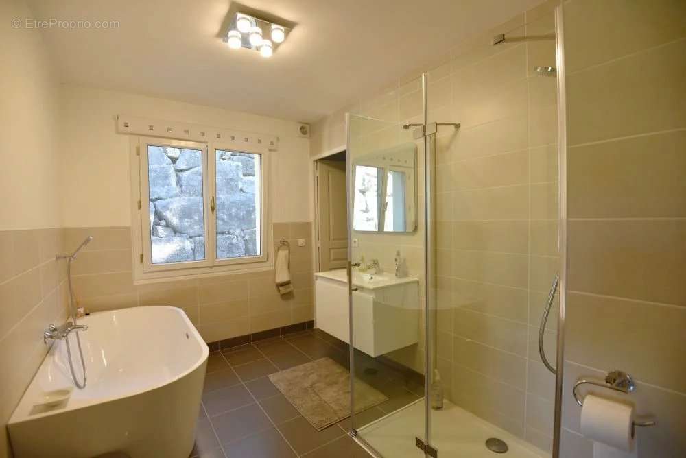 Maison à MONTAUROUX