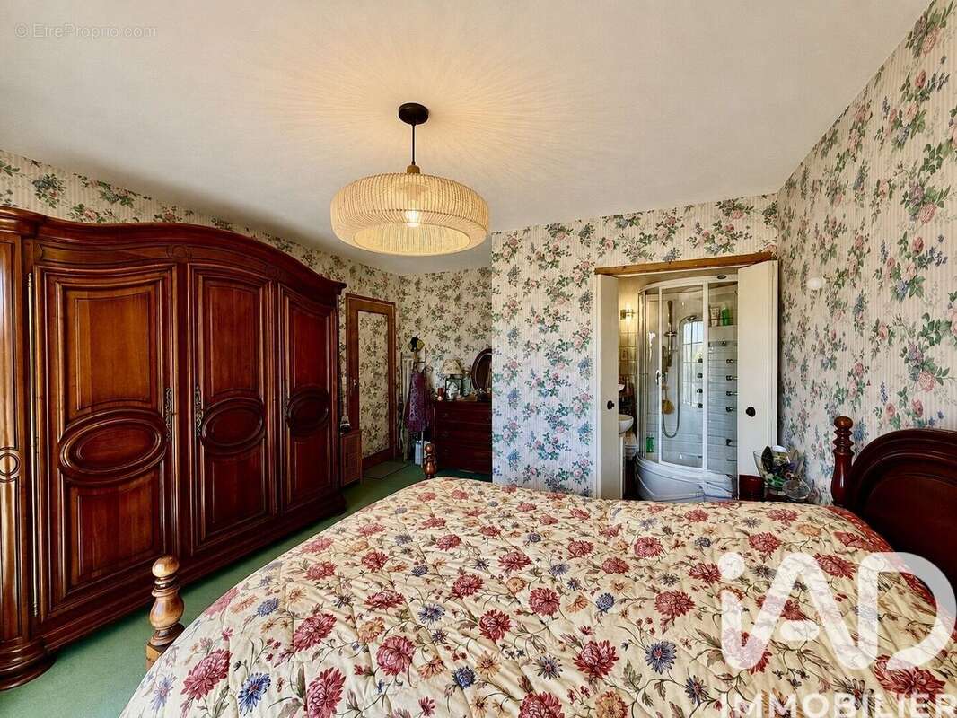 Maison 207 m² à Tordouet  - photo 8