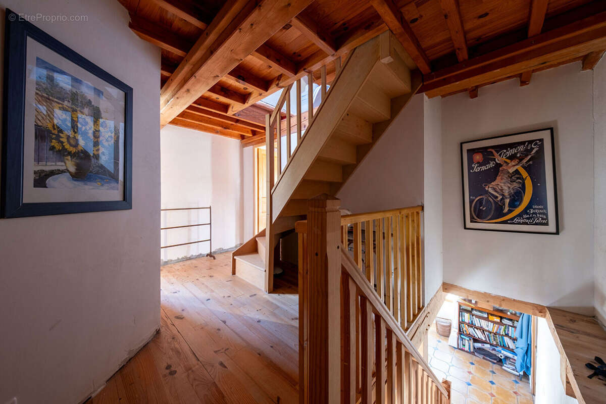 Maison à ESCUEILLENS-ET-SAINT-JUST-DE-BELENGARD