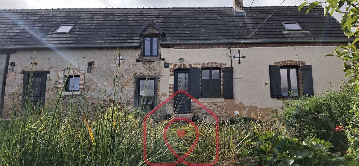 Maison à IVOY-LE-PRE