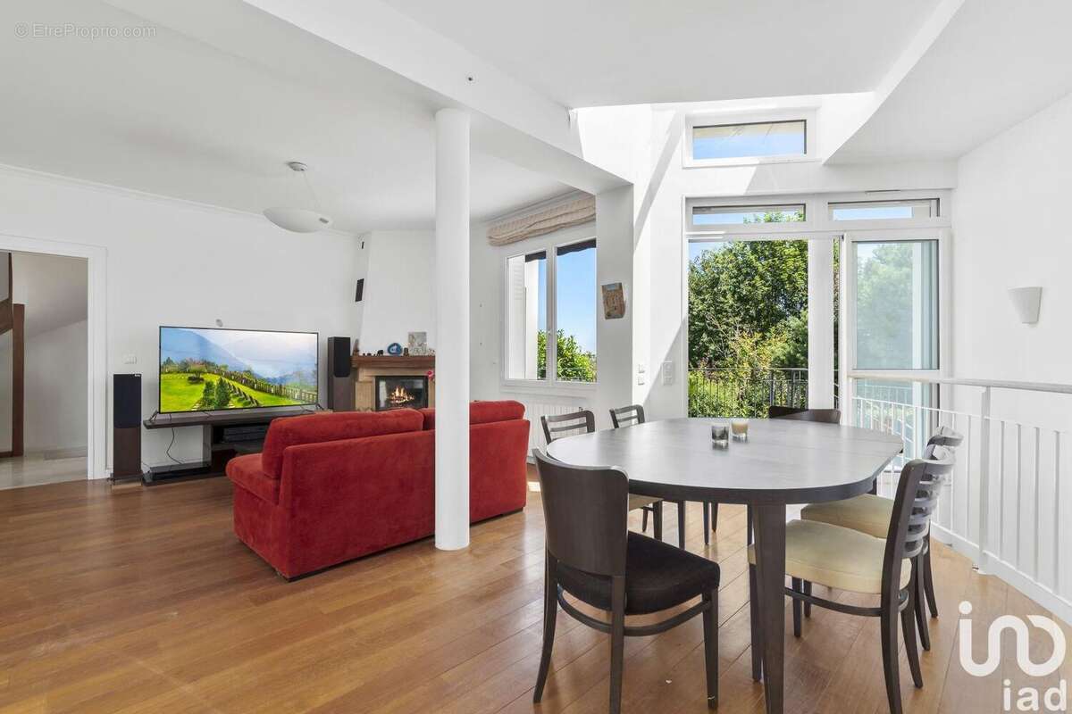 Photo 6 - Maison à MARNES-LA-COQUETTE