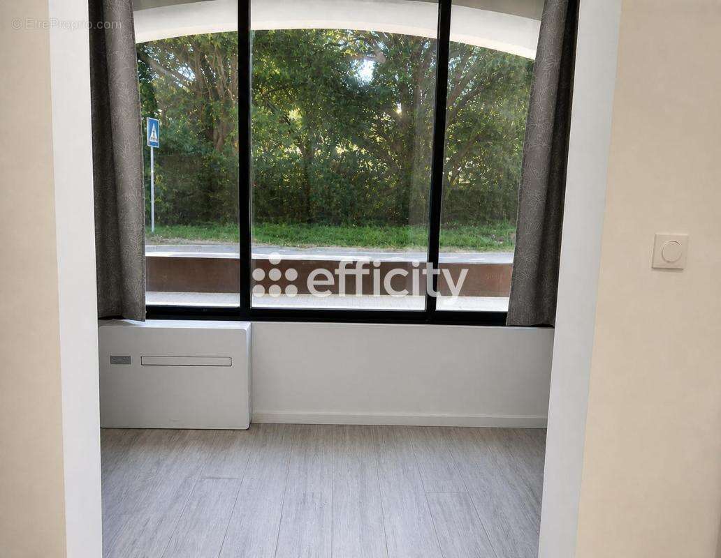 Appartement à BORMES-LES-MIMOSAS