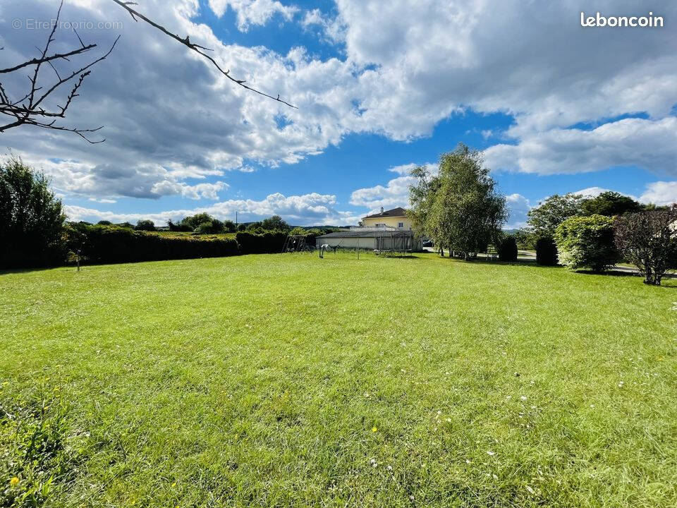 Terrain à CHARNAY-LES-MACON