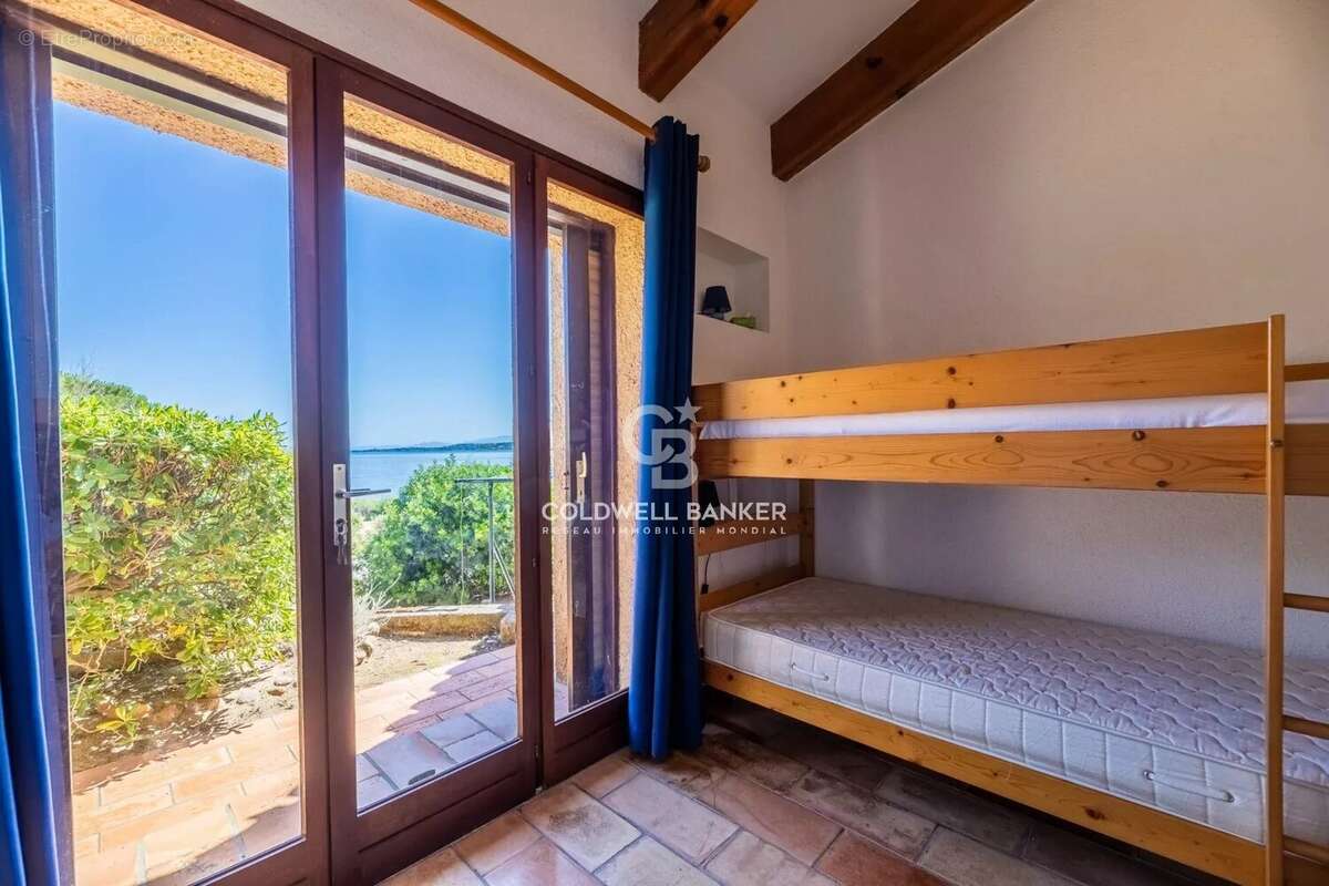 San Damiano - Villa d'architecte de bord de mer à potentiel - photo 22
