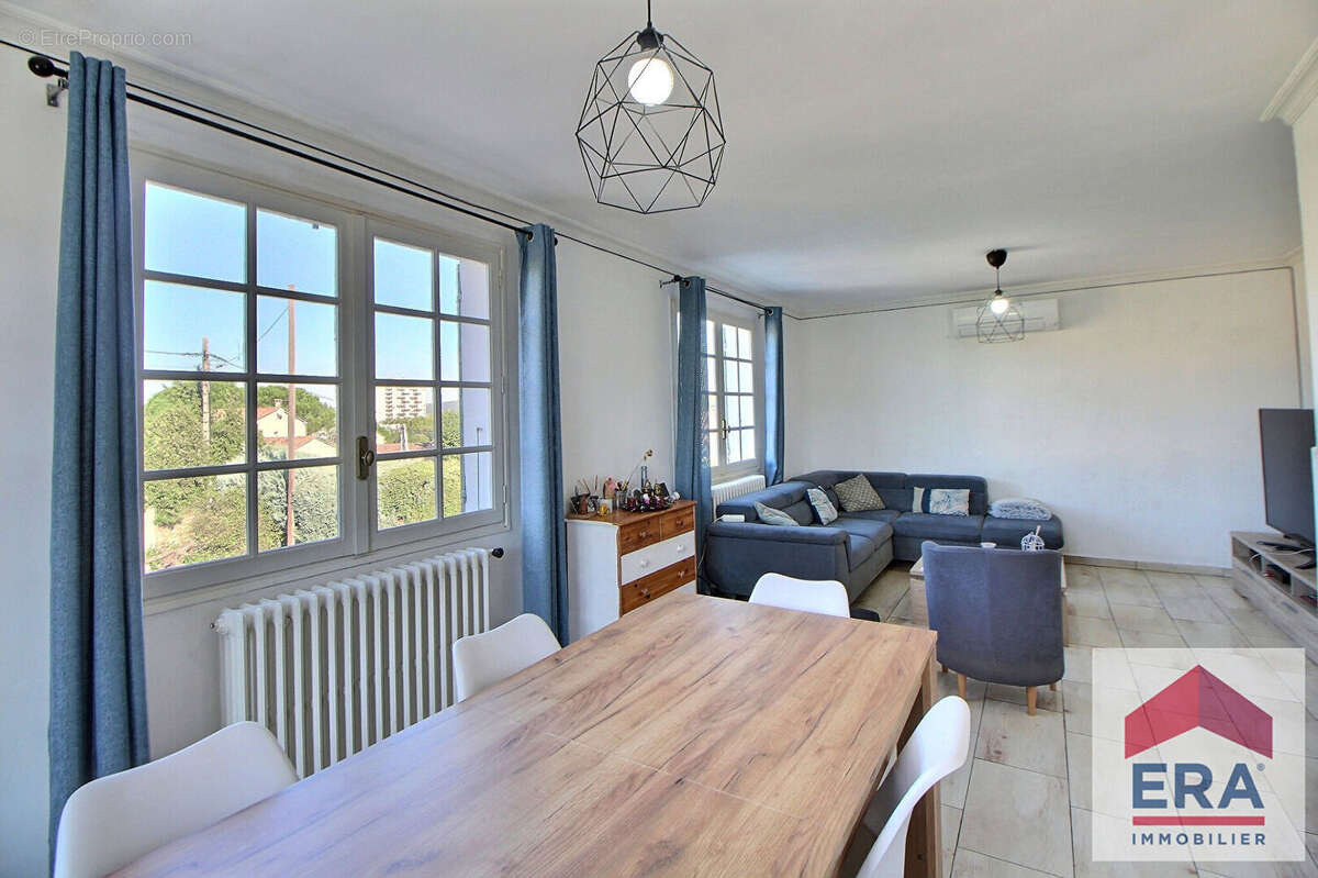 Maison à BAGNOLS-SUR-CEZE