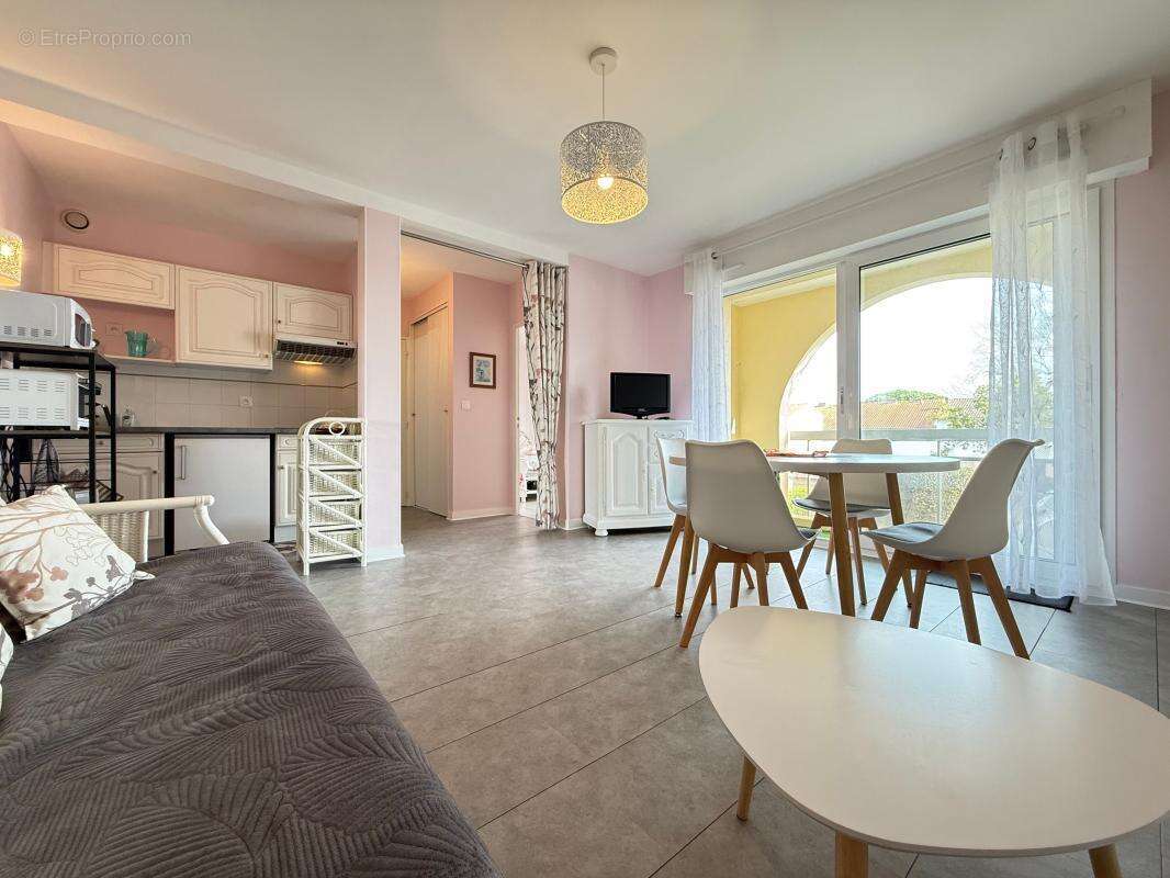 Appartement à VAUX-SUR-MER