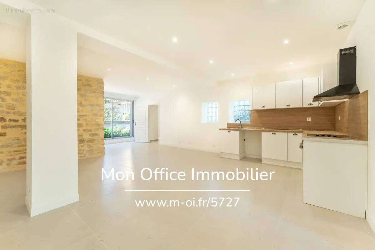 Appartement à VENELLES