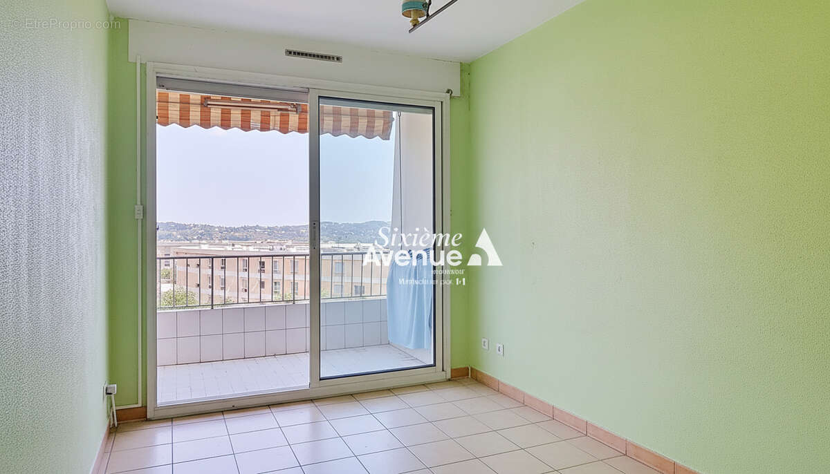 A vendre - Appartement Grasse 3/4 pièces de 78 m² - résidence sécurisée -  garage 17 m2 - photo 7
