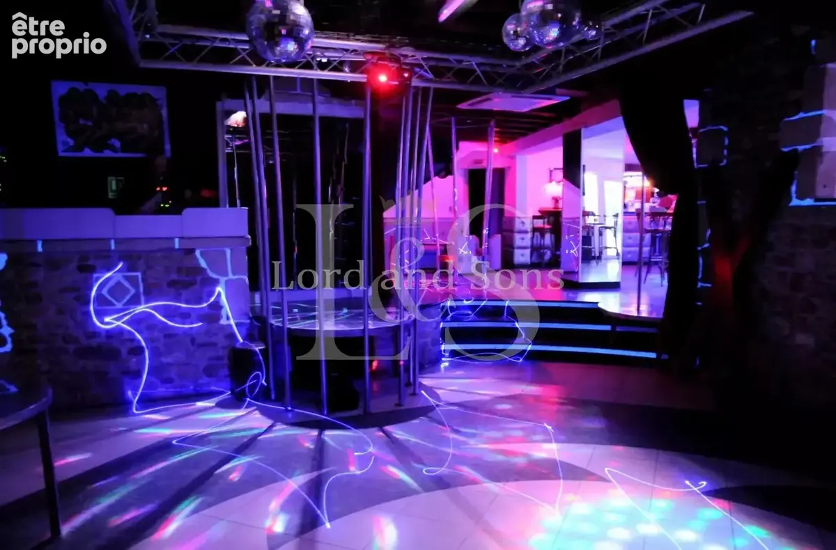 Complexe Événementiel en Drôme Provençale 3000m2 Discothèque, Restaurant, Piscine, Jacuzzi, Gîtes, Chalets - photo 8