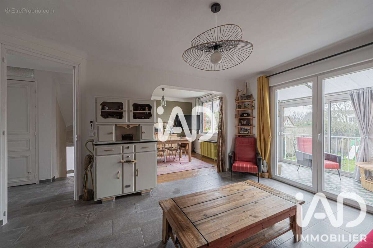 Photo 2 - Maison à TREMBLAY-EN-FRANCE