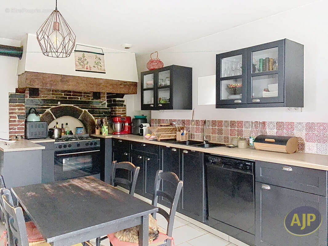 Maison à GRUGE-L'HOPITAL