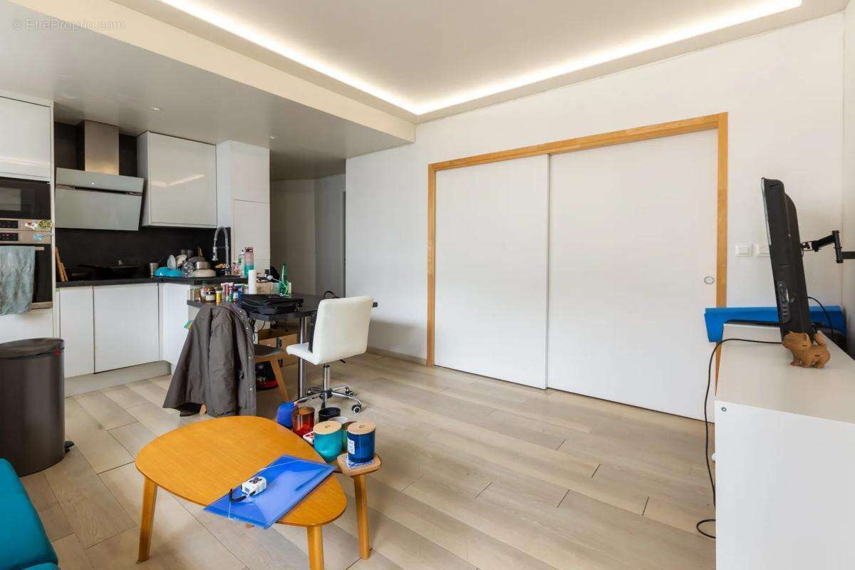 Appartement à PARIS-15E