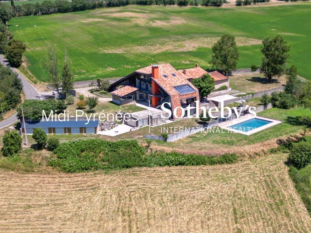 CARAMAN : Très vaste ensemble immobilier - photo 20